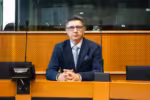 Islandezii au socotit. Noi am semnat pe nevăzute.